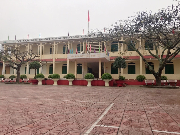 Thầy giáo dạy văn ở Chí Linh bị tố 